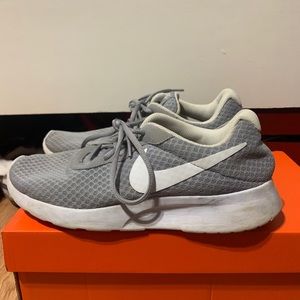 Women’s Nike shoes